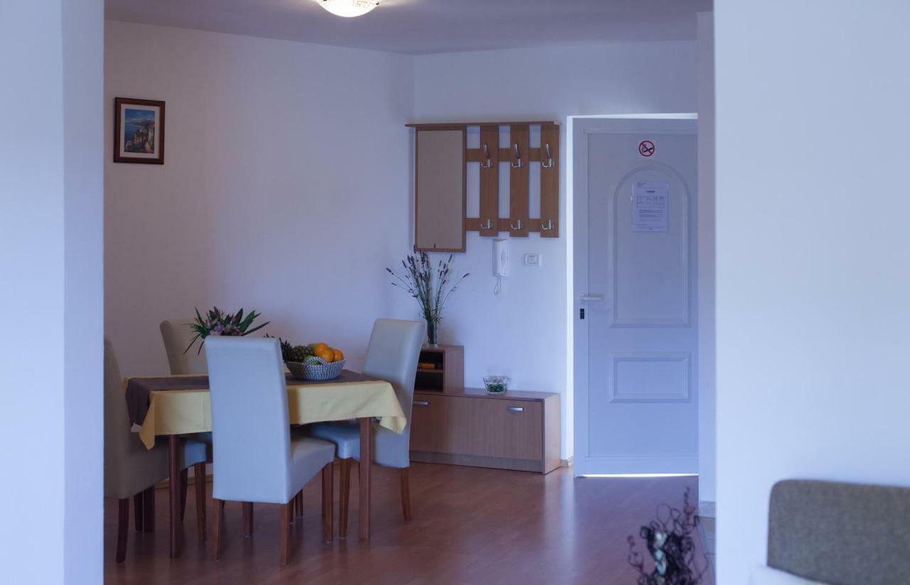 Apartment Helga Liznjan Ngoại thất bức ảnh