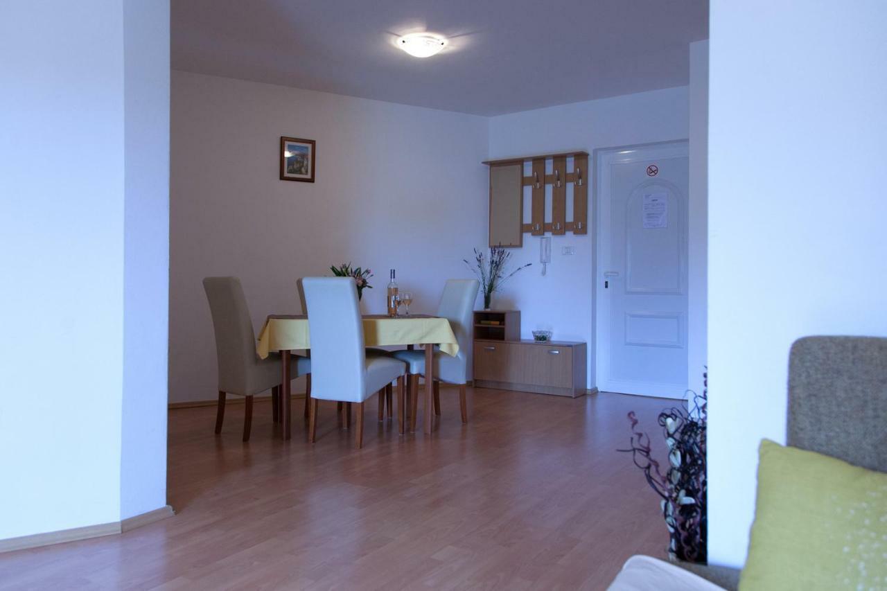 Apartment Helga Liznjan Ngoại thất bức ảnh