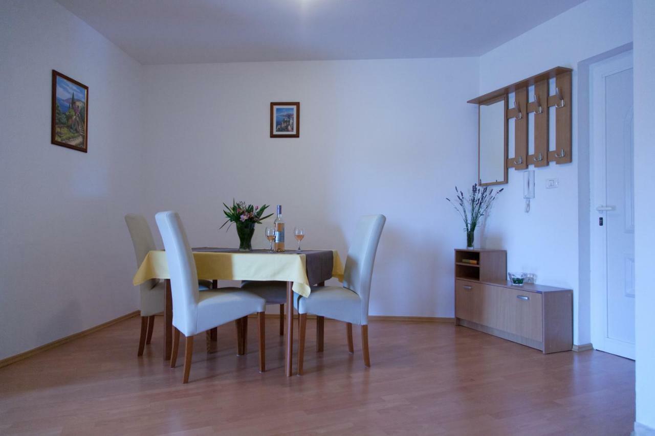Apartment Helga Liznjan Ngoại thất bức ảnh