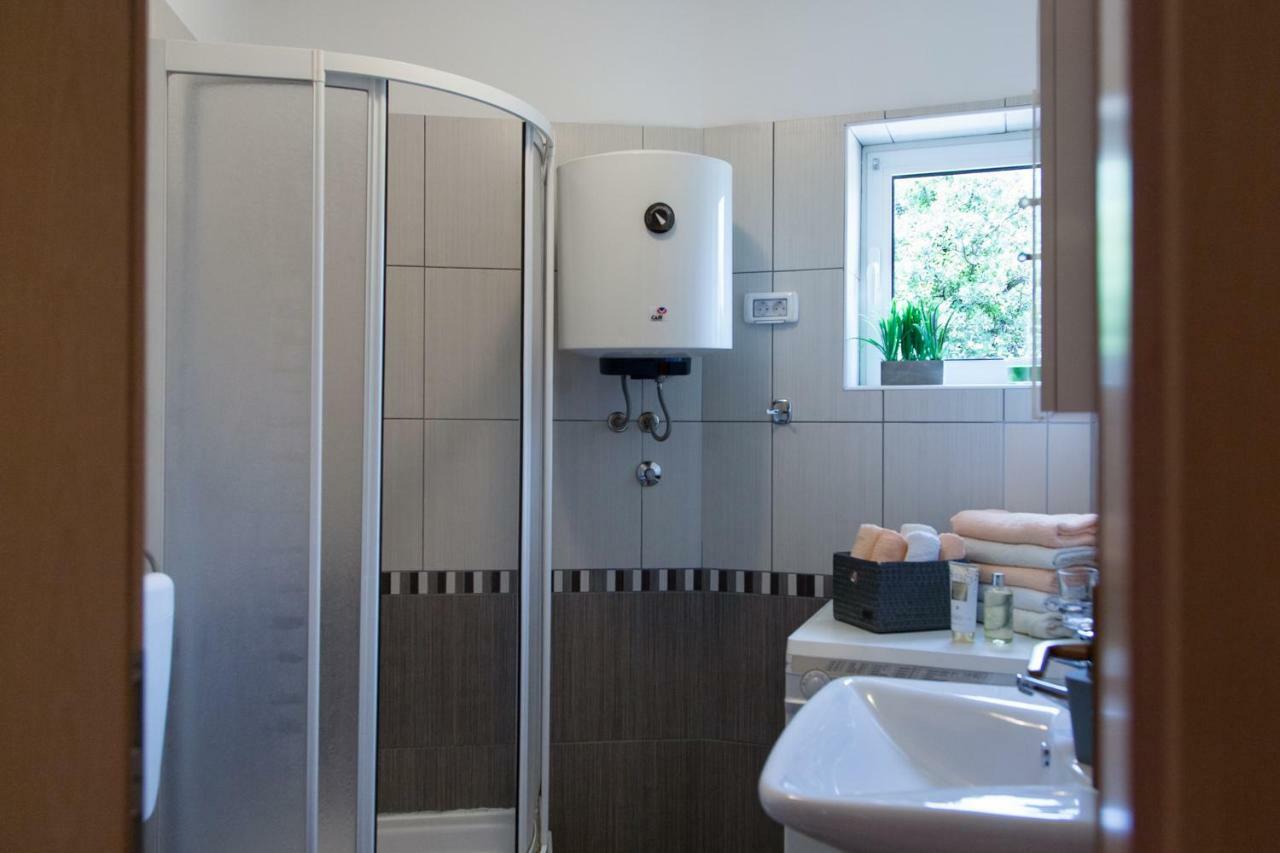Apartment Helga Liznjan Ngoại thất bức ảnh